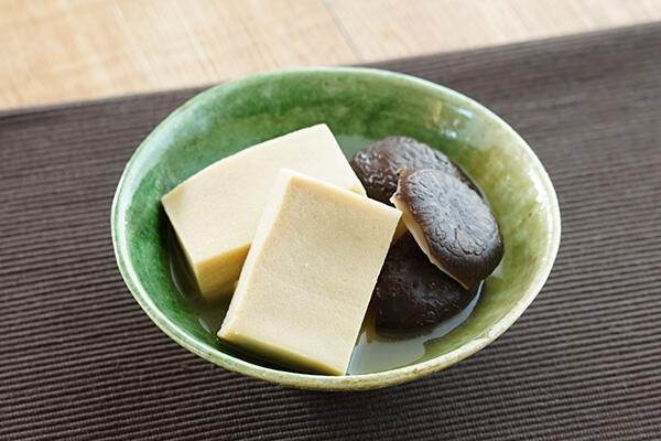 高野豆腐の含め煮 | 全てのレシピ一覧 | レシピ集 | カロリー0の自然派甘味料『ラカントS』