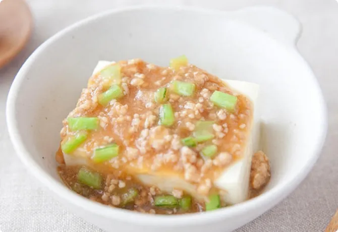 すりおろしかぶと鶏そぼろのあんかけ豆腐